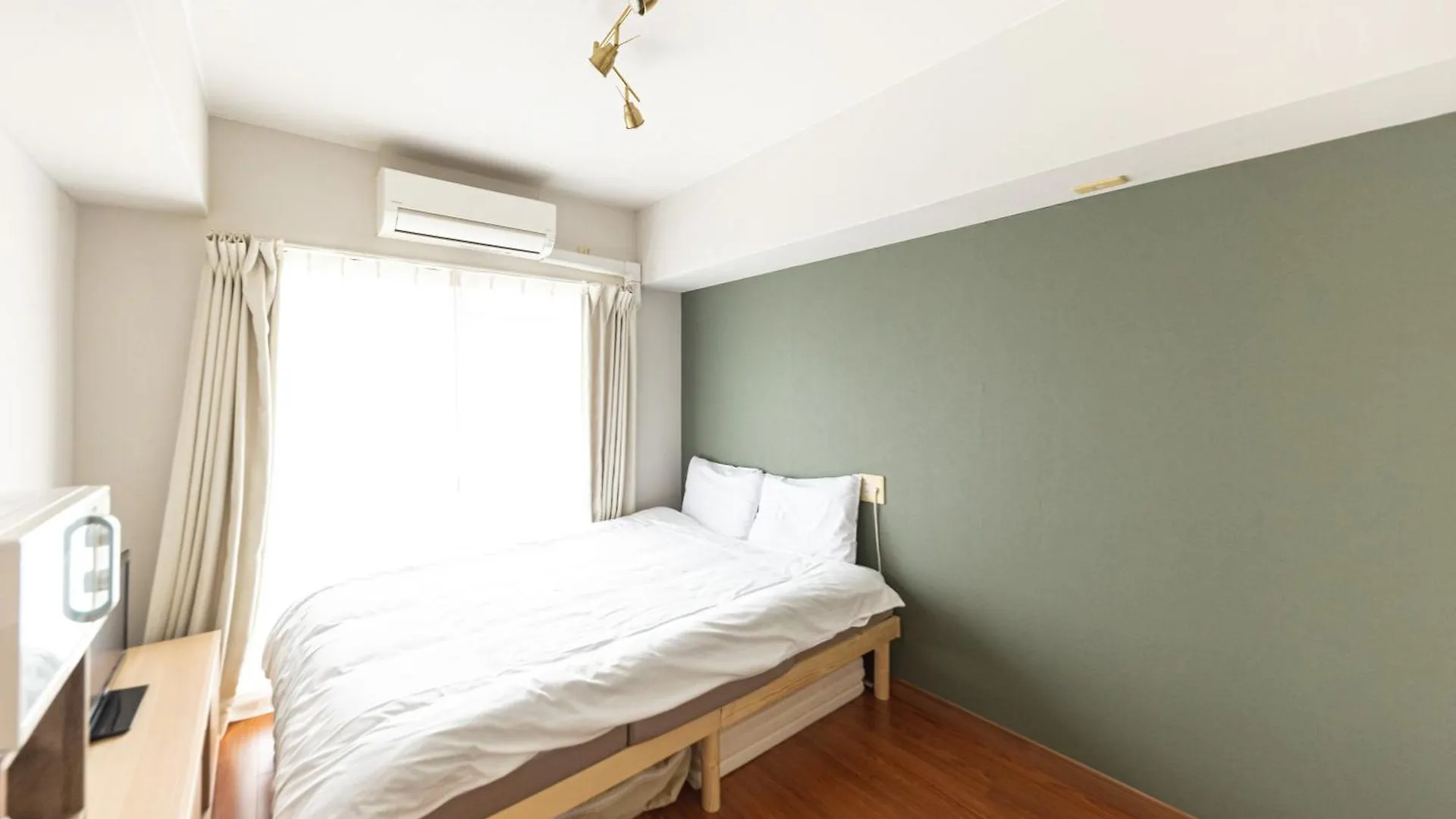 Apartamento 702 道頓堀側のお部屋 中心地へのアクセス抜群 ダブルベッド1台 お布団1枚 Osaka