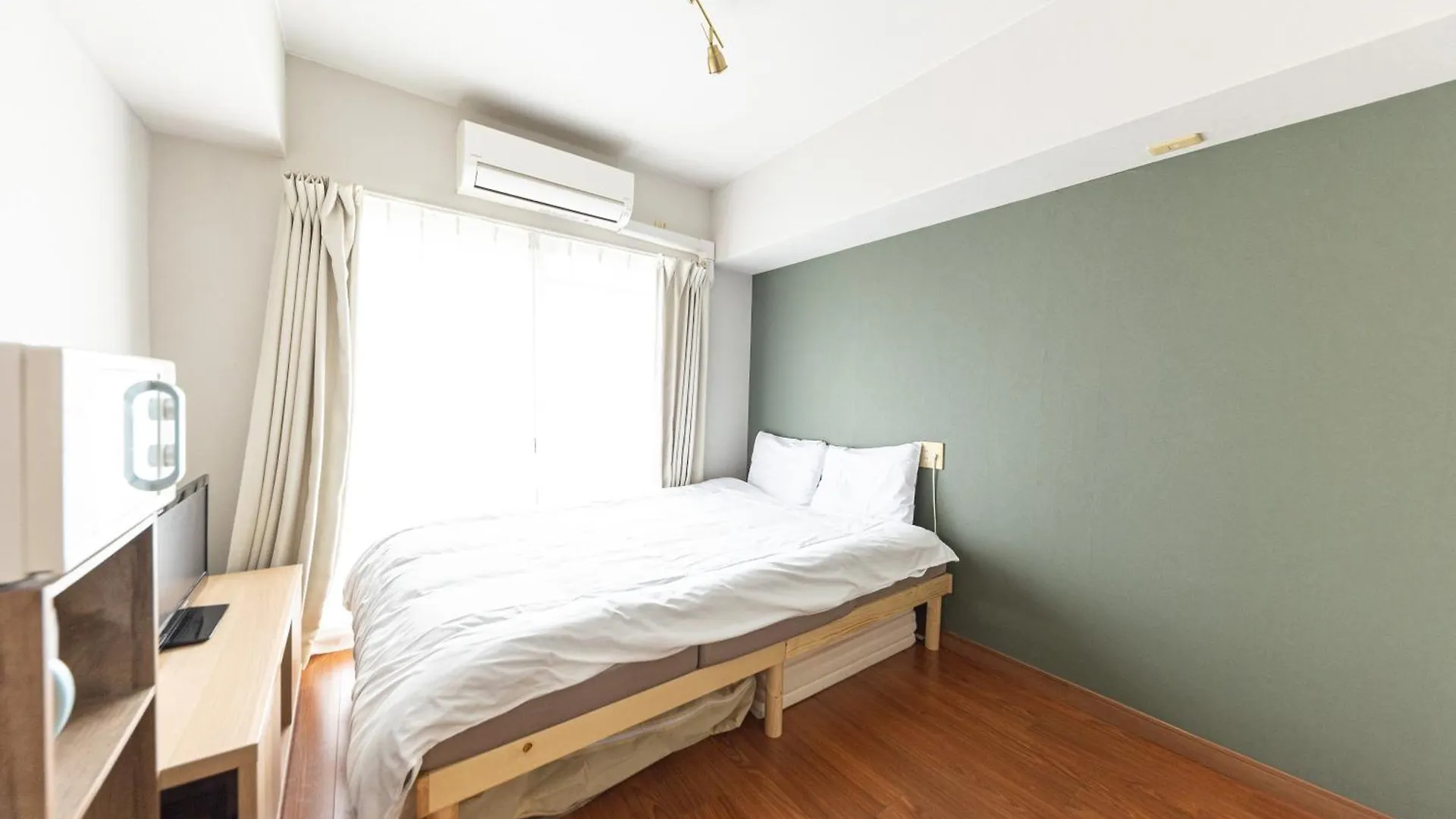 Apartamento 702 道頓堀側のお部屋 中心地へのアクセス抜群 ダブルベッド1台 お布団1枚 Osaka